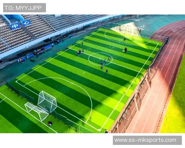 探索足球场草坪图案的设计艺术与其对比赛的影响分析