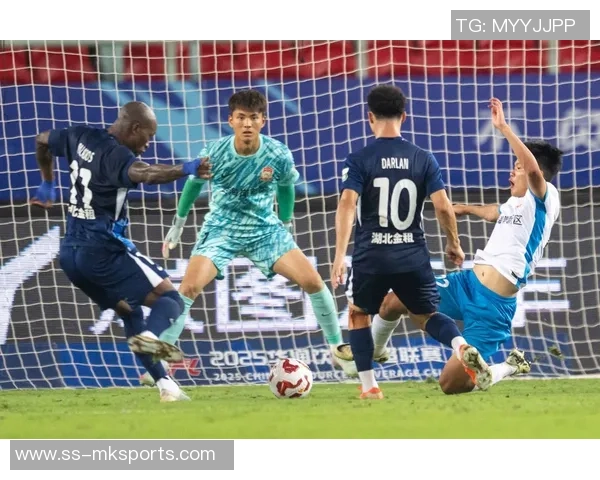 青岛足球城市联赛盛况空前各队争夺冠军展现足球激情与团结精神